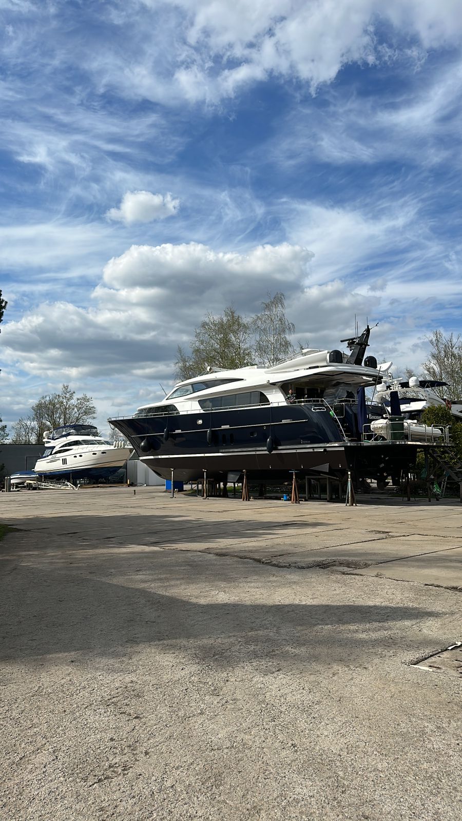 Во всех яхт-клубах Burevestnik Group продолжается активный спуск на воду яхт и катеров!